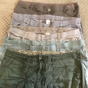 5 pair of women’s capri pants - approx size 20